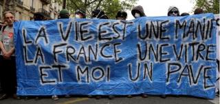 165 de persoane arestate la protestul sindicaliştilor francezi