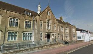 Românul şi-a bătut partenera de viaţă şi a ameninţat-o cu moartea