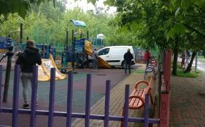 Şoferul intrat cu maşina într-un loc de joacă, în Bucureşti, a făcut o criză de epilepsie la volan