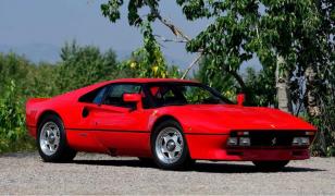 Un bărbat a furat un Ferrari de 2 milioane € în câteva secunde