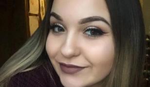 Tânără moartă în timp ce scria un mesaj către iubit, la volan