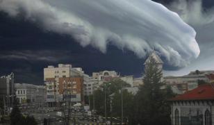 Cod galben de furtuni, ploi torenţiale şi grindină în 16 judeţe