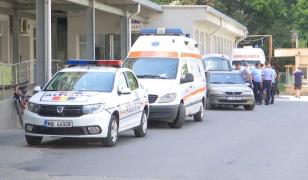 Trei fetiţe din Bistriţa au fost spălate de mama lor cu o substanţă chimică pentru oi