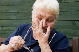 Bătrână jefuită de bonuri de masă şi 9 lei de un tânăr de 18 ani, la Lugoj