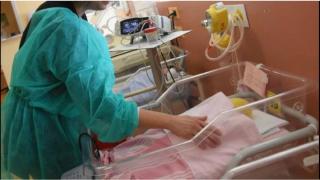 Mama nou-născutului a fost lovită de maşină