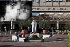 A ales să moară la Spitalul Gemelli, în Roma, acolo unde, în urmă cu fix o lună, logodnica lui româncă a murit fulgerător de cancer