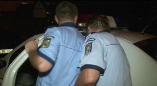 Un bărbat din Vaslui a stropit 2 poliţişti cu benzină, ca să le dea foc