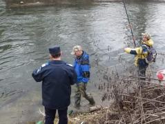 Urmărit naţional prins în timp ce dădea la peşte, pe o baltă din Timiş