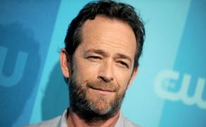 Actorul Luke Perry la un eveniment monden