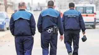 4 poliţişti şi un jandarm bătuţi la o petrecere cu grătar în Hunedoara