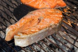 Un român din Genova a dat libertatea pe câteva bucăţi de somon afumat