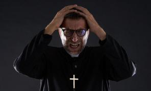 Preoteasă din Vaslui refuză din nou să facă test de paternitate copilului, preotul e convins că nu el e tatăl