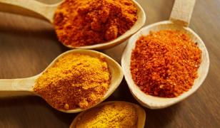 Ce se întâmplă în organismul tău dacă consumi curcumină şi turmeric