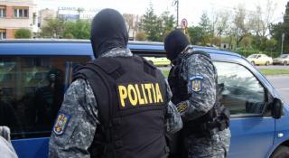 Apel disperat la 112 al unei soţii batjocorite din Vaslui, după ce soţul abia jurase în tribunal că se îndreaptă