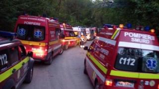 Autocar cu copii, răsturnat la Pârul Rece