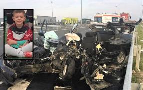 Unul dintre cei doi copii răniţi în accidentul de pe A1 s-a stins la spital. Şoferul fugar a fost prins (Video)