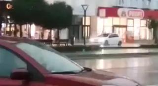 Maşină pe trotuar la Bacău