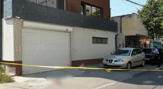 Un tânăr de 24 de ani a căzut de la etaj în Constanţa, în timp ce ştergea geamurile (Video)