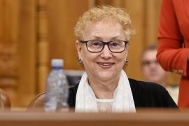 Renate Weber în plenul reunit al Parlamentului