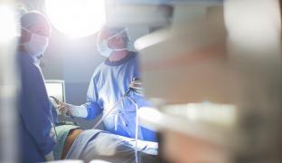 Bărbat din Dorohoi, 7 copci la testicule