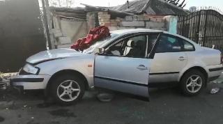 O femeie a murit, o alta este în comă, doi copii de 4 ani la spital, după ce un minor s-a urcat la volanul unei maşini, în Medgidia (Video)