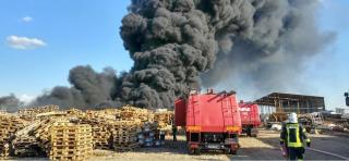 Localnicii, avertizaţi să nu iasă din case