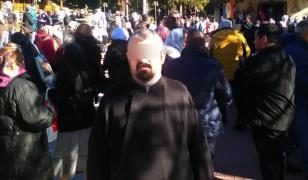 Un preot din Constanţa este bănuit că a sedus o fetiţă de 13 ani pe Facebook