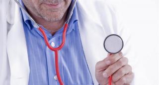 Medicii au fost plasaţi sub control judiciar