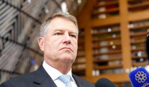 Klaus Iohannis a semnat numirile lui Nicolae Moga şi Ramona Mănescu la MAI şi MAE