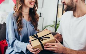 Idei de cadouri fără niciun motiv pentru jumătatea ta