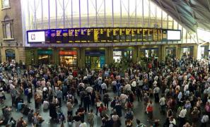 Pasageri blocați într-o gară din Marea Britanie