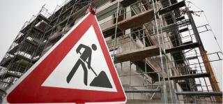 Românii erau plătiţi cu jumătate din salariul minim pe economie