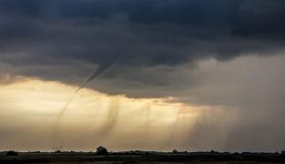 Alertă de ploi torenţiale, vijelii şi grindină în România