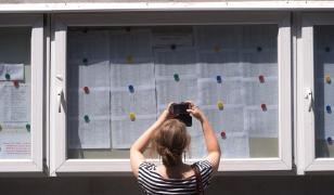 Listele cu note la Bacalaureat afişate la un liceu din Bucureşti