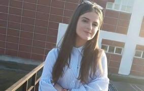 Alexandra Măceșanu într-o fotografie de profil