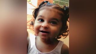 Fotografia fetiței românce dată de poliția franceză