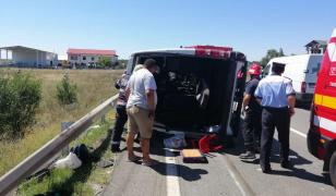 Microbuz de persoane, accident în Pieleşti, Dolj