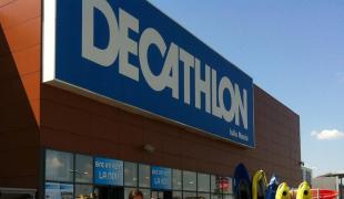 Magazinul Decathlon de pe Iuliu Maniu