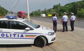 Echipaj de poliție la un filtru