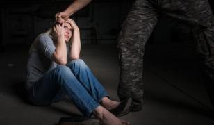 Tânăr bătut după ce a vrut să violeze o femeie în Valea Stanciului, Dolj