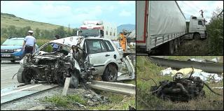 Tânără mamă şi copilul ei de 5 ani, morţi într-un groaznic accident în Mureş. Femeia a intrat cu maşina într-un TIR (Video)
