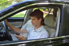 Un minor s-a plimbat cu o maşină furată prin Cluj până a rămas fără benzină