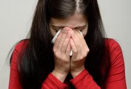 Chelneriţă bătută de o familie, pe terasa unui restaurant din Arad