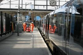 Un tânăr de 23 de ani, fiul unui fost mare baschetbalist român, a murit lovit de tren, în gara Liverpool Street