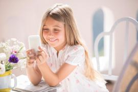 Alertă la 112, pentru o fată răpită la Baia Mare. Tânăra, găsită de poliţişti în pat, dormind