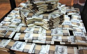 Un bărbat a învins cancerul de două ori, apoi a câştigat 4,6 milioane de dolari la loto