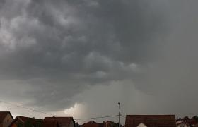 Alertă meteo de vreme severă imediată. Cod galben în mai multe judeţe, în următoarele ore