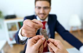 Aspecte-cheie înainte să cumperi un apartament în bloc vechi