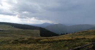 Prima ninsoare din acest an. În Munții Giumalău ninge ca în povești