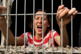 Profesoara din Vaslui, condamnată la 22 de ani de închisoare pentru că şi-a ucis soţul în bătaie, nu mai rezistă în puşcărie şi a cerut acasă